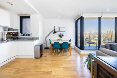 Living Room/Kitchen
