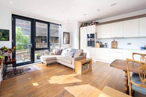 Living Room/Kitchen