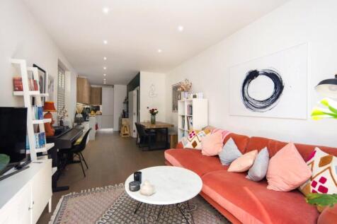 Living Room/Kitchen