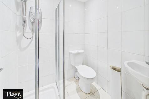 CAM02176G0-PR0656...