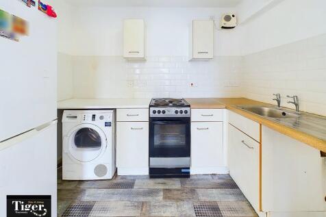 CAM02176G0-PR0370...