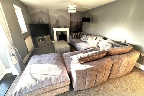 LOUNGE AREA.jpeg