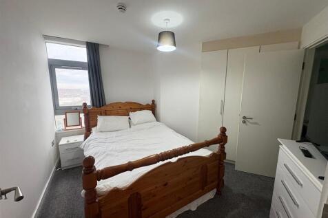 WhatsApp Image 2025-11-06 at 13.58.31_1195ba35.jpg