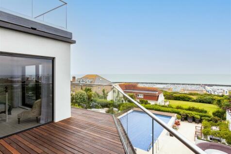 First floor balcony