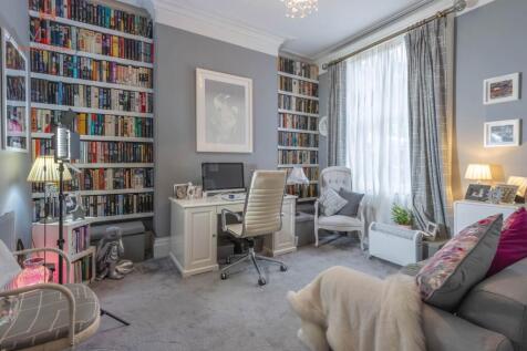 Dining Room / Home Office 