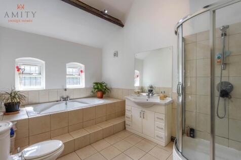 Downstairs Bathroom 