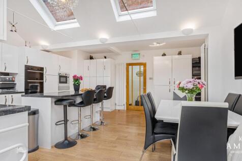 Open Plan Kitchen/Living Area