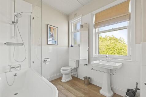 Bathroom.jpg
