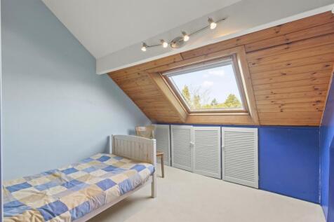 Bed 5.jpg