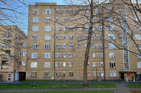 Well-maintained mid-rise brick apartment block ...