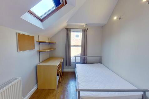 Bright, neatly presented single bedroom with a ...