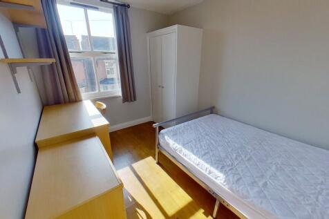 Bright, neatly presented single bedroom with a ...