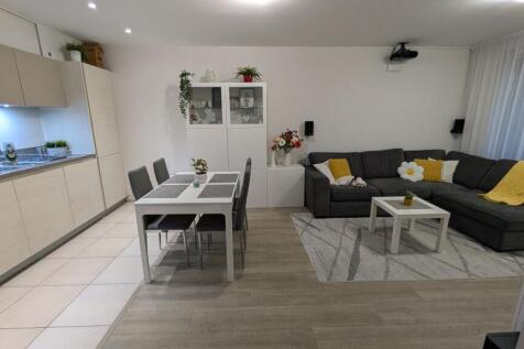 Kitchen/Living/Dining Area