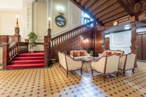 Plenty of areas to relax with other residents