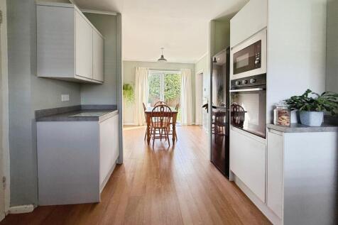 Kitchen &amp; Dining Area