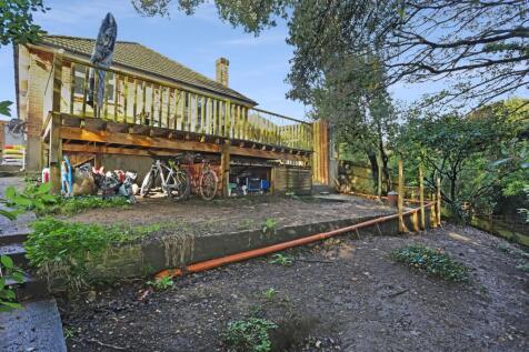 Rear With Under Storage