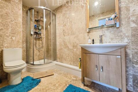 Shower En-Suite