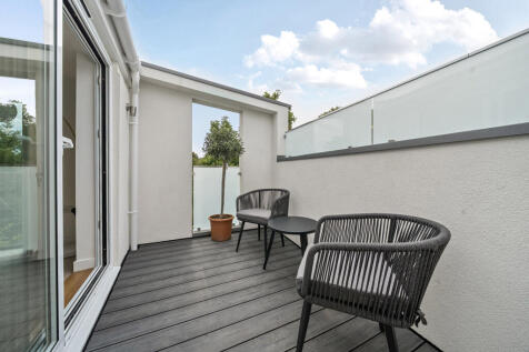 1359008-7-68dd06d...