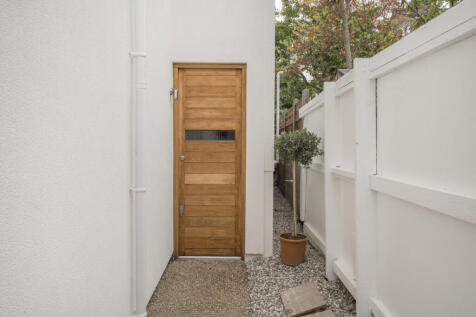 1359008-2-68dd06a...