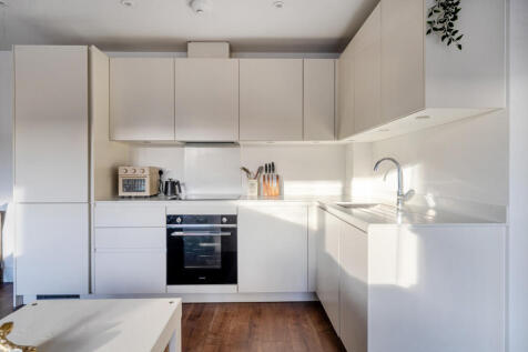 1386376-12-693944...