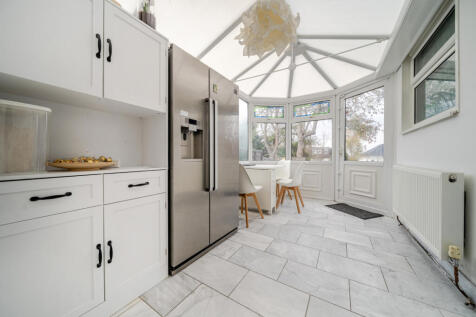 1376885-19-690dfa...