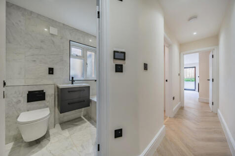 1347201-4-68b6dad...