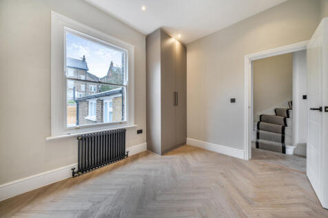 1347199-7-68b6d0f...