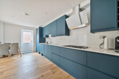 1320702-5-6875049...