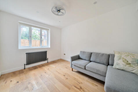 1320702-7-687504b...