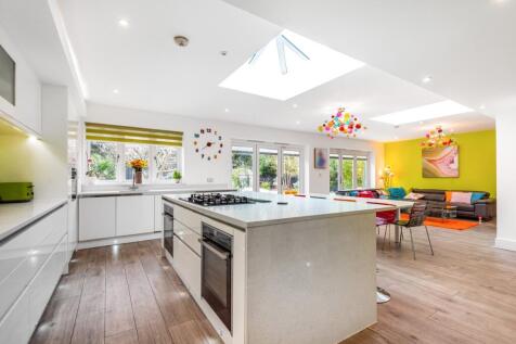 Kitchen / Dining Are