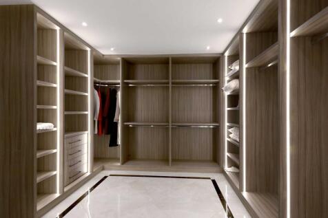 Walk-in-Wardrobe