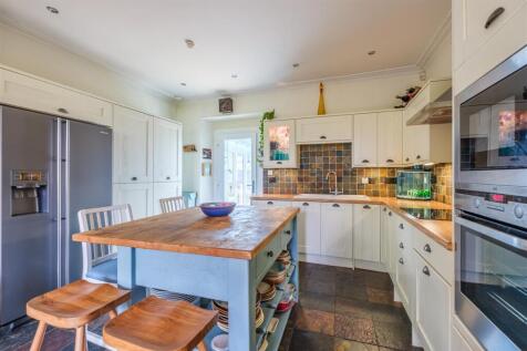 Caledonian Avenue-24.jpg