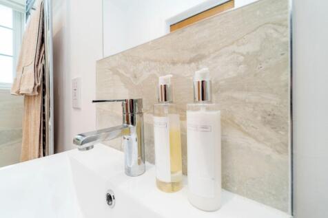 Second en-Suite Shower Room