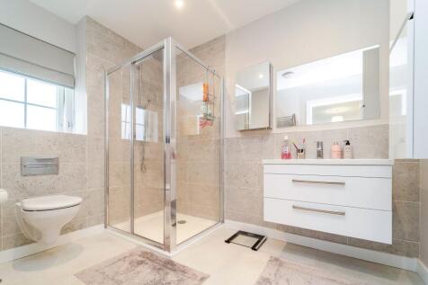 Principle En-Suite Shower room