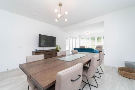 Dining Area / Sunroom