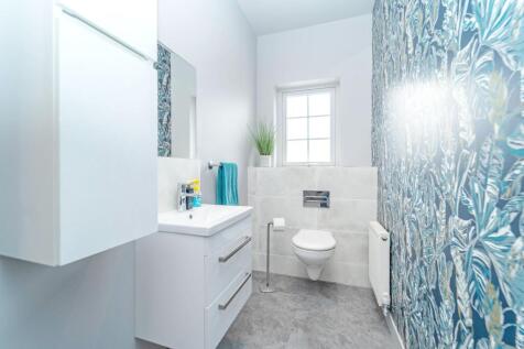 Living Level Toilet