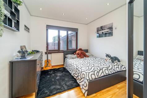 Bedroom 4 / Study
