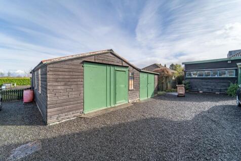 Out Buildings / Garage