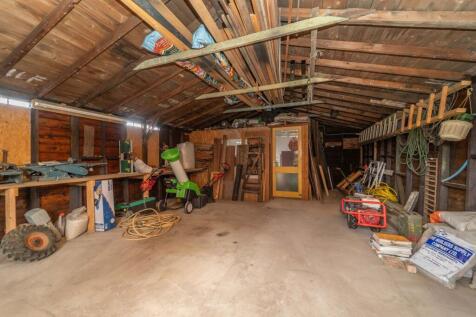 Out Buildings / Garage