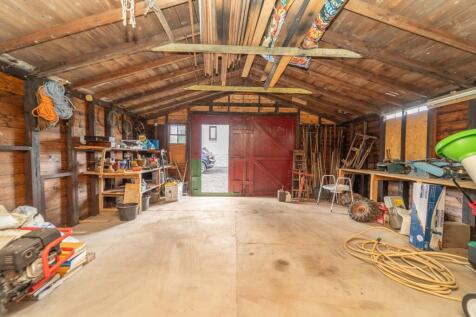 Out Buildings / Garage