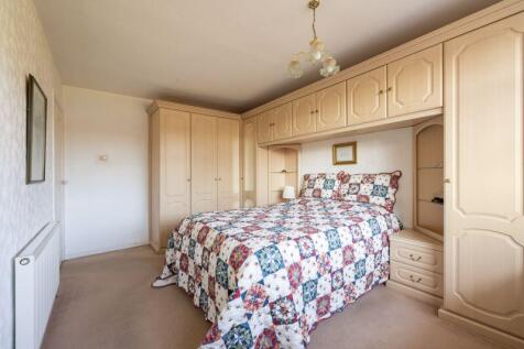 BEDROOM NO. 1 (FRONT)