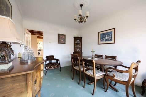 DINING ROOM (2)