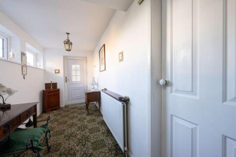 ENTRANCE HALL (2)