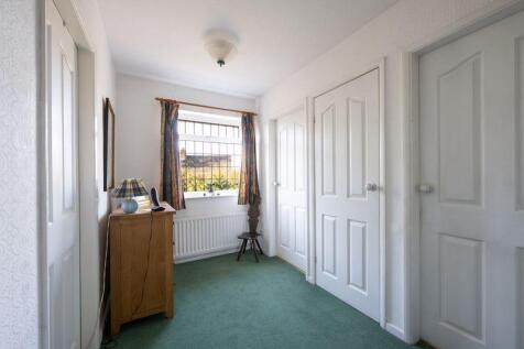 FIRST FLOOR LANDING