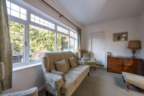 LOUNGE into WINDOW