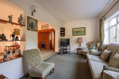 LOUNGE (REAR) (5)