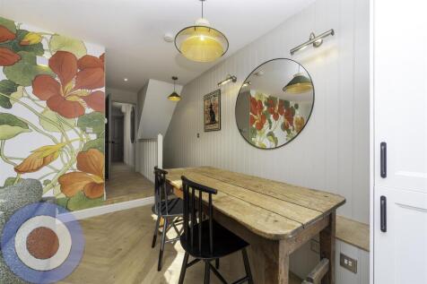 Dining-Edit copy.jpg