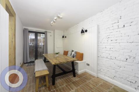 kitchen_dinning-Edit copy.jpg