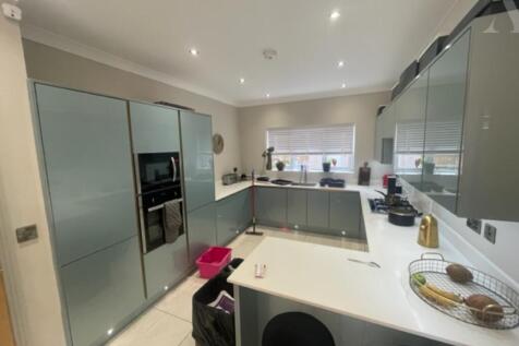 5 Beaufort Drive kitchen