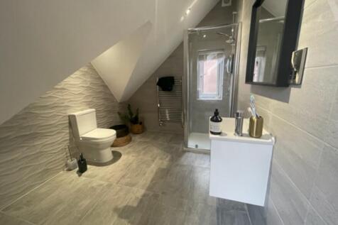 5 Beaufort Drive ensuite